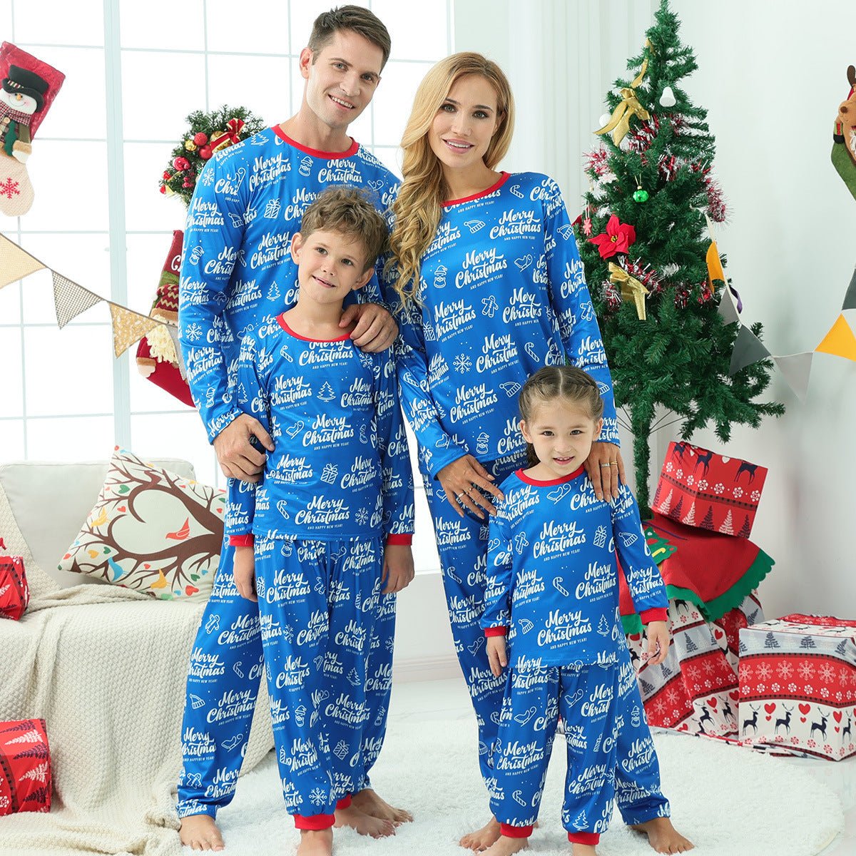 Cozy Christmas Pajama Set - Long Sleeve Holiday Loungewear with Festive Print - ROMANCE